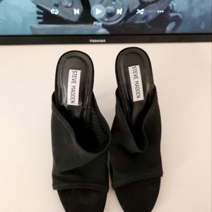 Steve Madden heeled slides Size 9